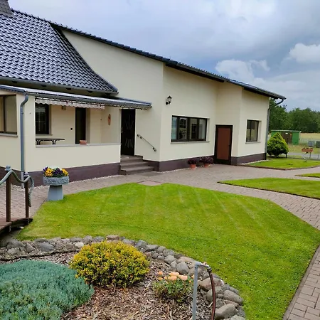 Haus Am Waldrand Holiday home Vetschau